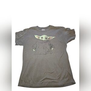 Used, Large Mens Star Wars Gray T-Shirt with Baby Yoda Aka Groku